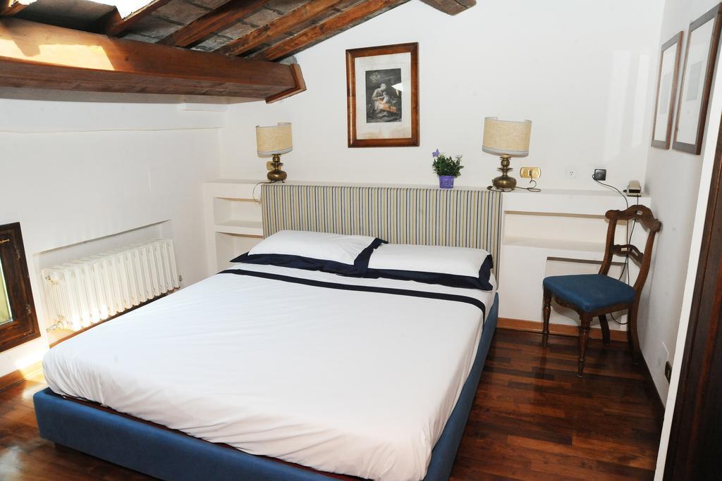 La Maison Du Charme Bed & Breakfast 2*